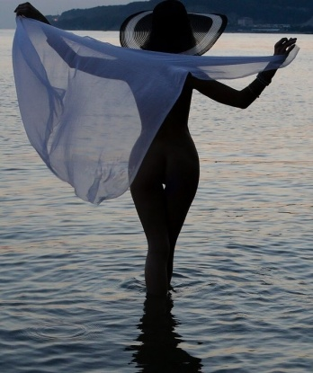 Молодая, страстная красотка приглашает в гости состоятельного мужчину. Гарантирую приятное времяпровождение и незабываемые впечатления. Только для тебя, дорогой! 2401, 35 лет