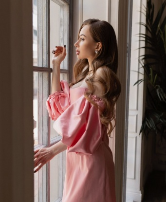 Встреча со мной - это возможность испытать настоящий азарт, страсть и желание. Я создана для того, чтобы утолять твои сокровенные желания. Позволь мне стать твоим проводником в мир наслаждения! 3152, 26 лет